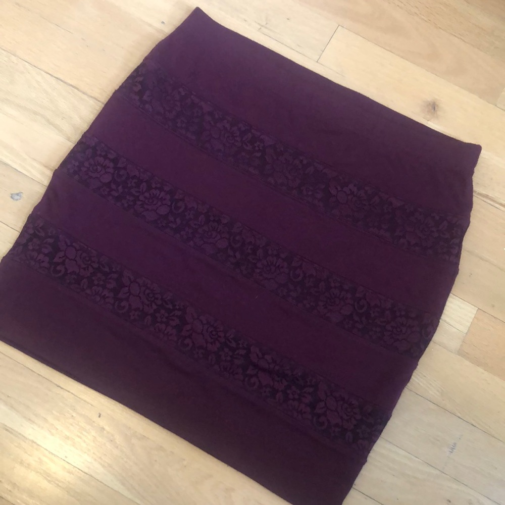 Forever 21 body on skirt